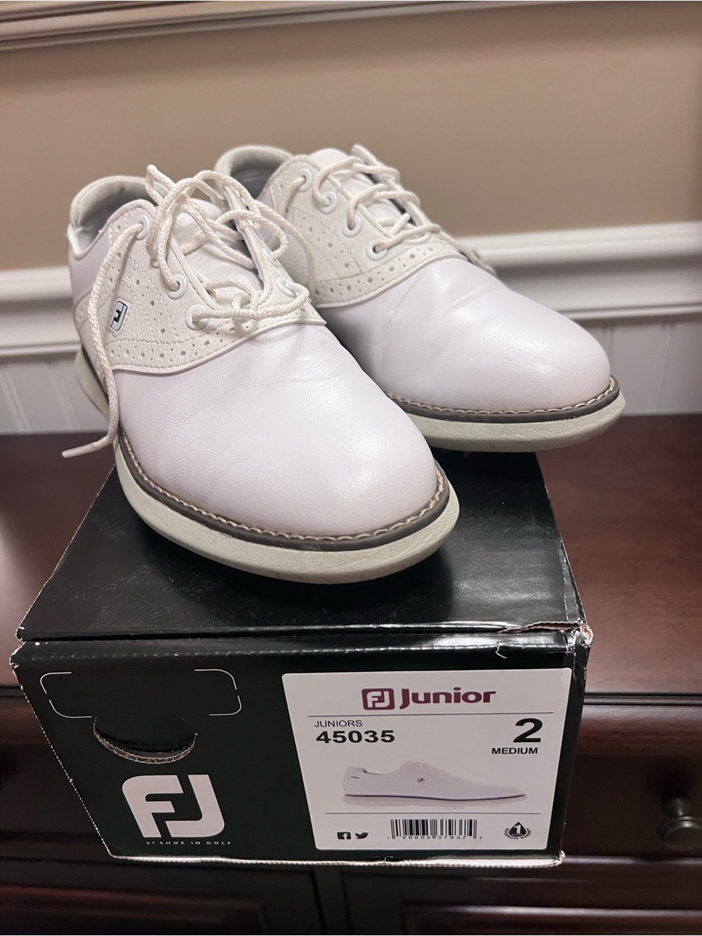 Footjoy Boys golf white shoes size 2